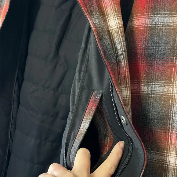 Pendleton Men’s Wool Mix Red and Black Gray Plaid Shirt Jacket- insulated - Picture 7 of 10